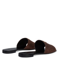 Souliers plats