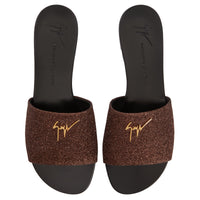 Souliers plats
