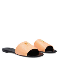 Souliers plats