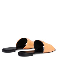 Souliers plats