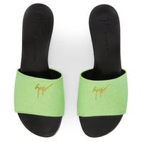 Souliers plats