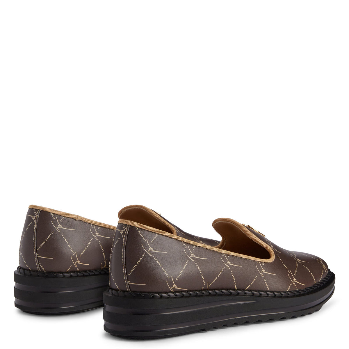 Souliers plats