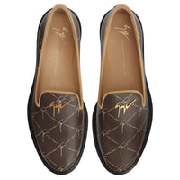 Souliers plats