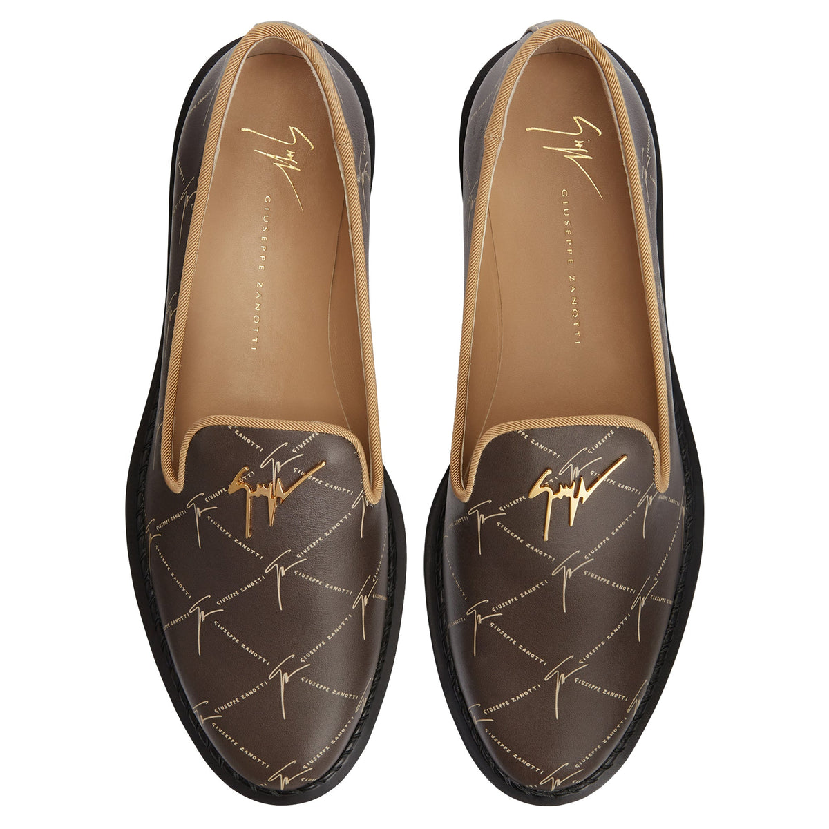 Souliers plats