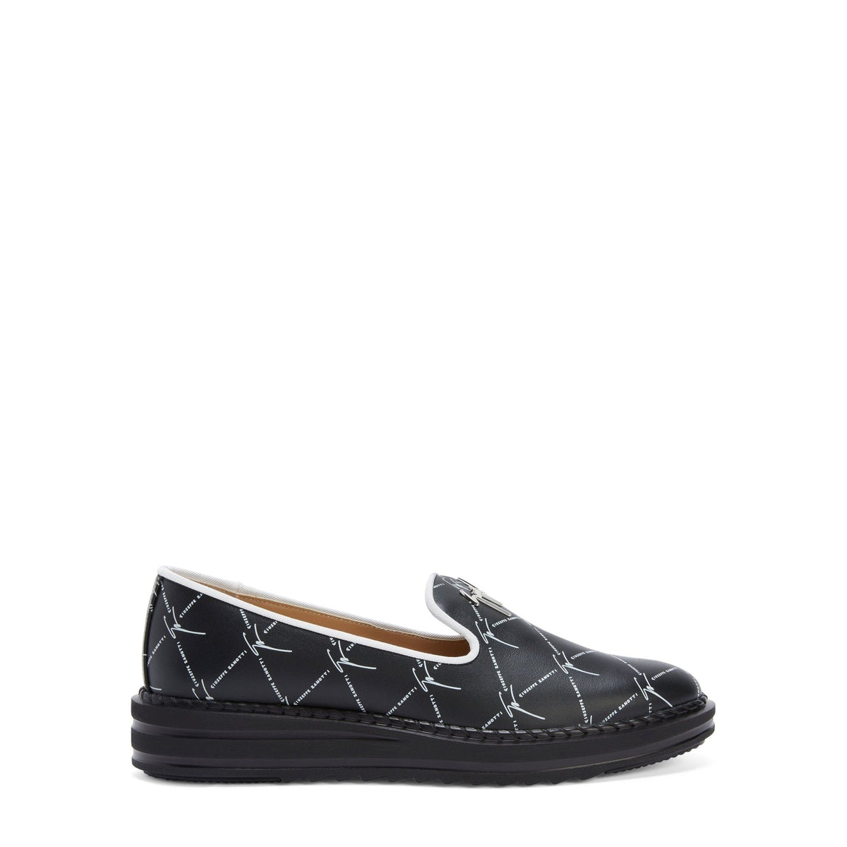 Souliers plats