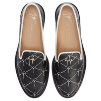 Souliers plats