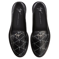 Souliers plats