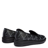 Souliers plats
