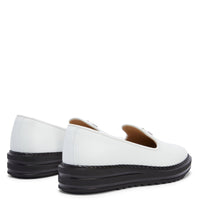 Souliers plats
