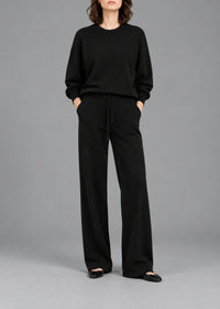 Boxy jumper with a round neck - Black