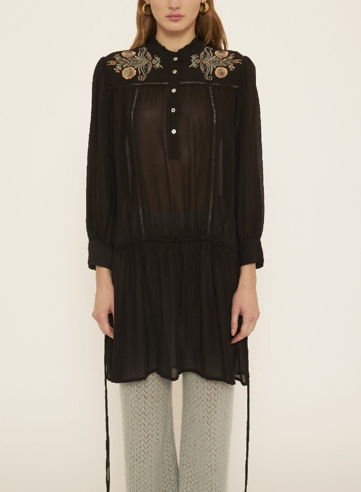 Robe courte brodée Igor - Black