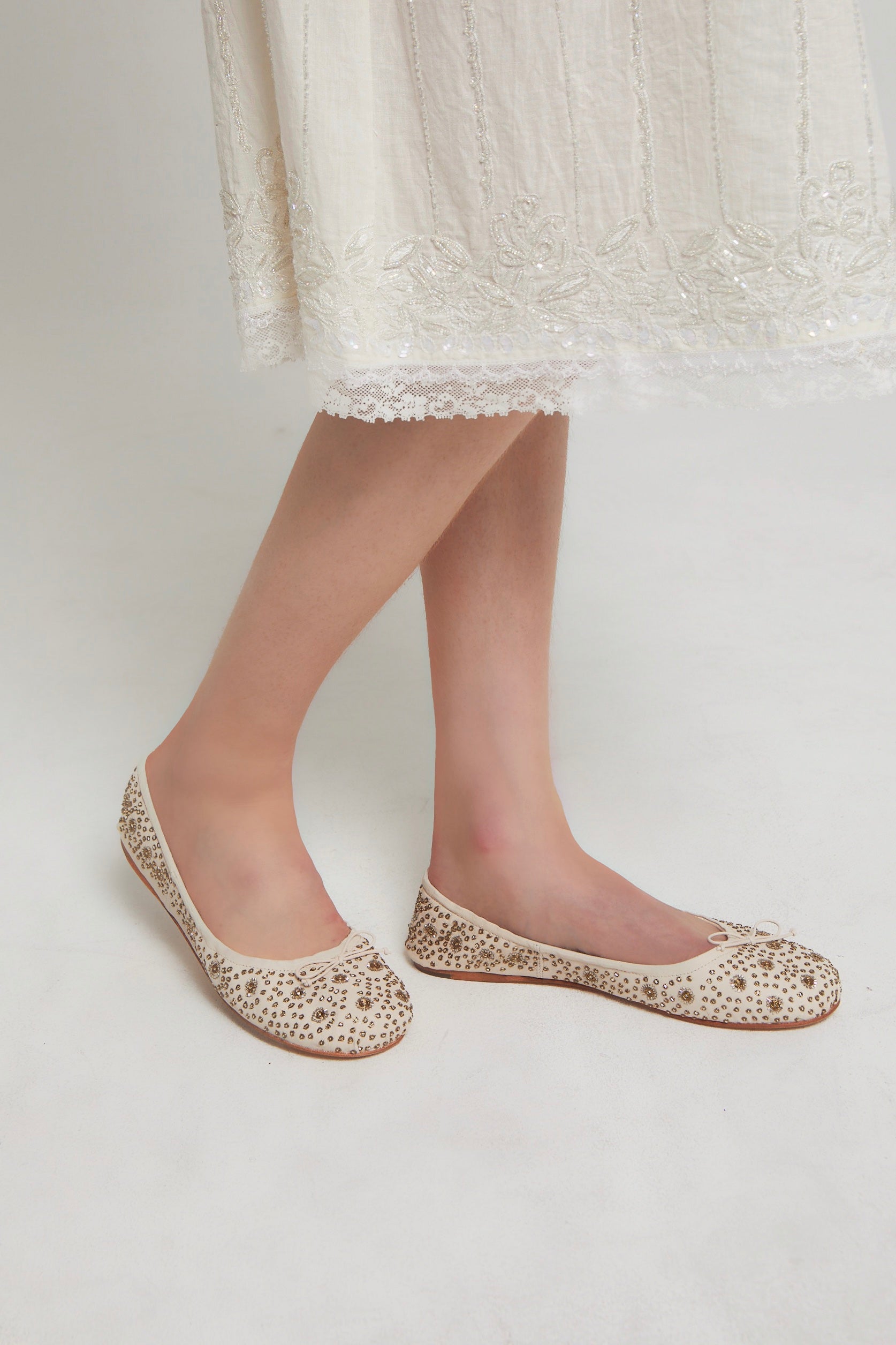 Ballerines Ballet à broderie en cuir - Off White