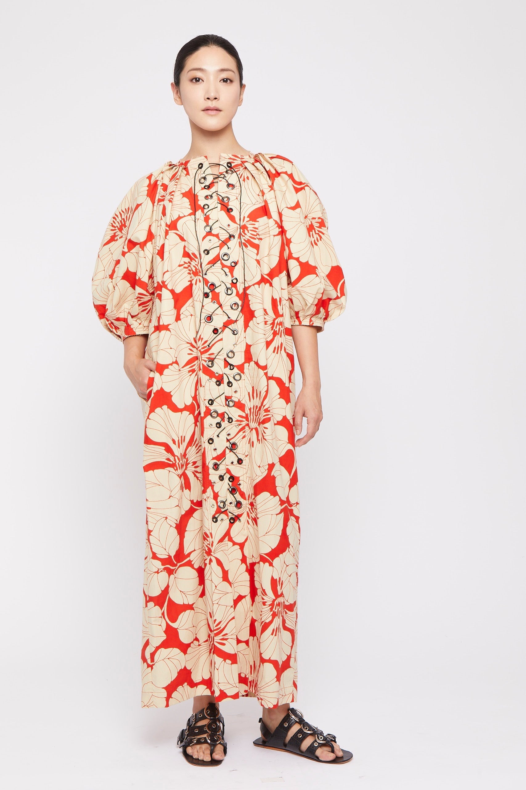 ZNOSTOCK_BLACK ROBE INNA - Black