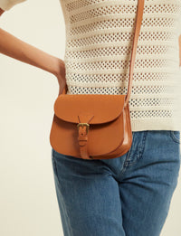 1qty NEW  / Sac bandoulière Baby Flâneur en cuir -  Camel