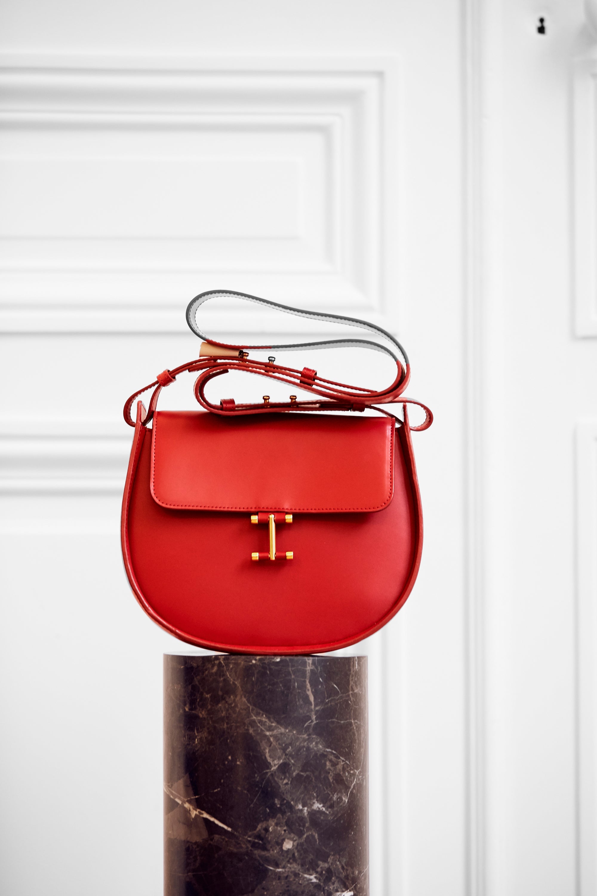 1qty NEW  / Sac bandoulière Senda en cuir -  Ruby