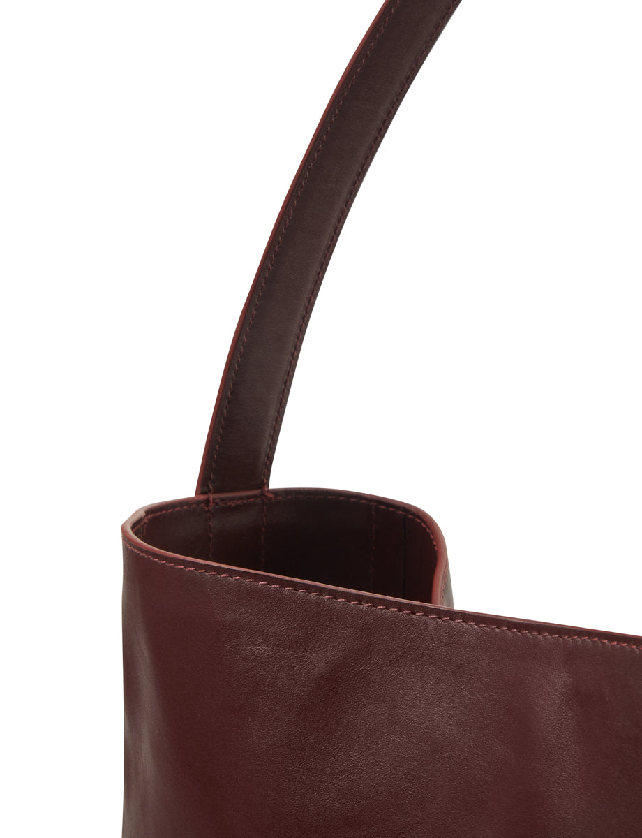 1qty NEW  / Sac bandoulière Léonore L en cuir -  Burgundy