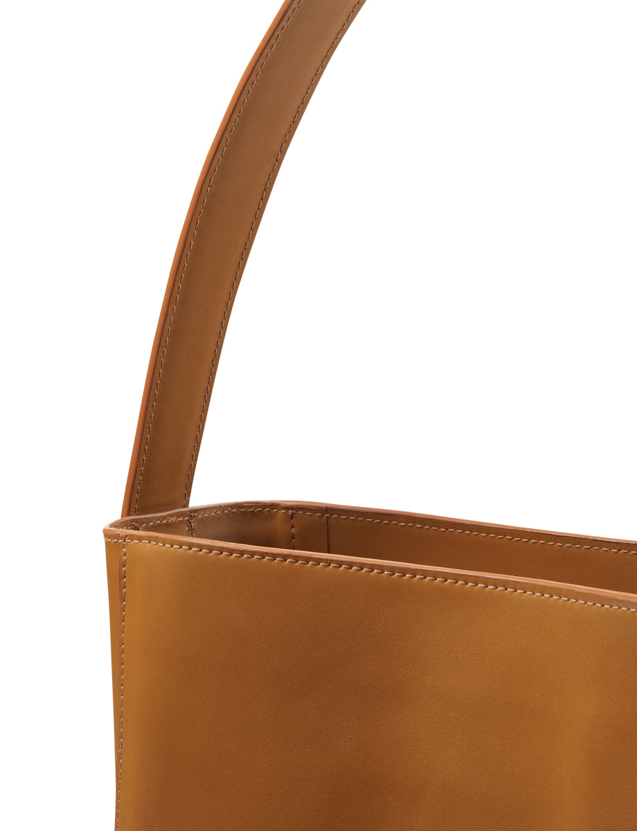 2qty NEW  / Sac bandoulière Léonore L en cuir -  Camel