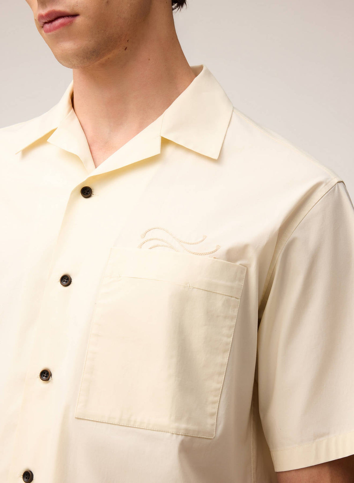 BUTTER POPELINE COTTON STRETCH SHORT SLEEVES SHIRT WITH EMBROIDERY