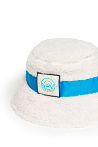 Bob à broderie en polaire - Crema