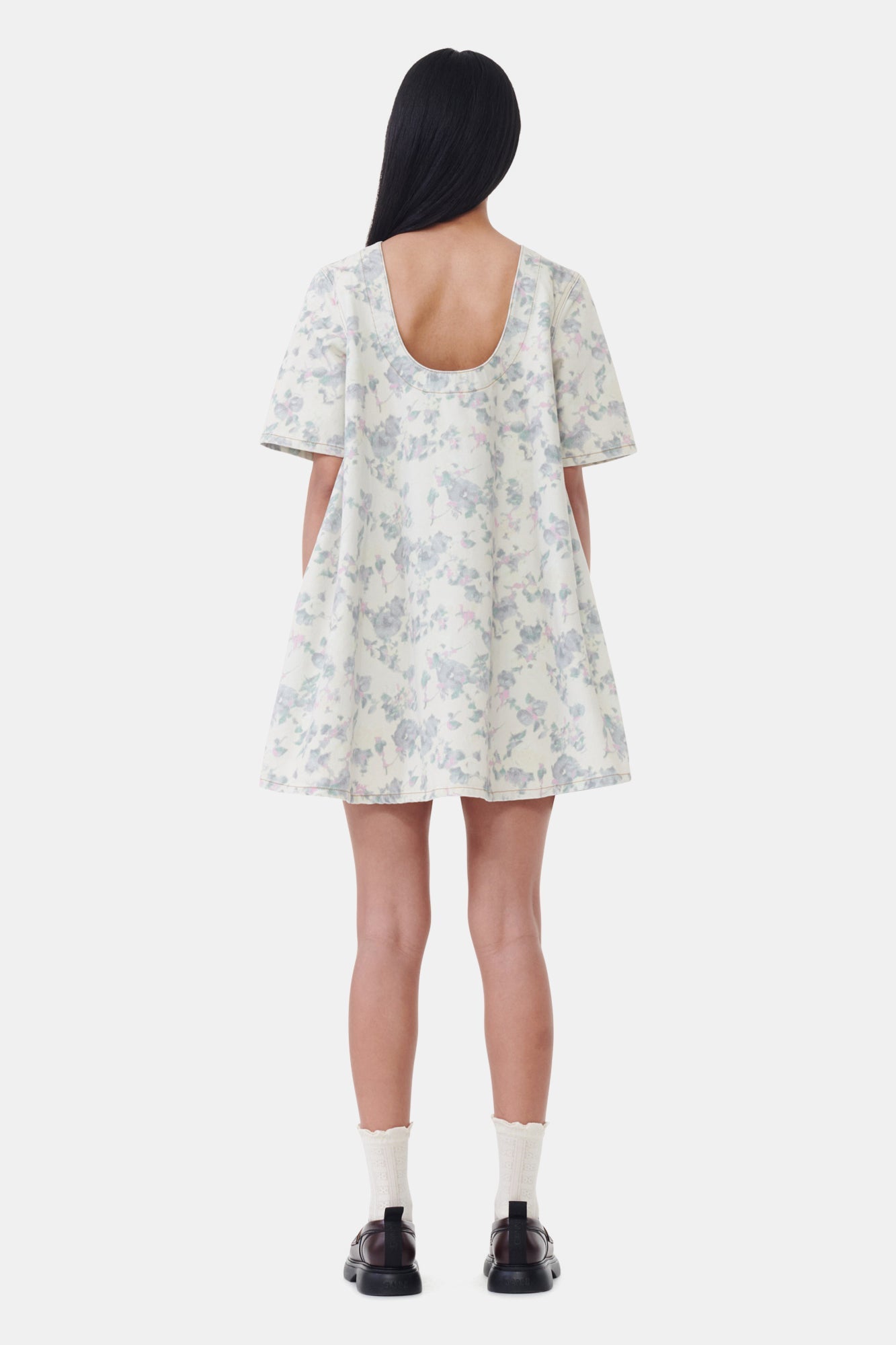 Robe courte imprimé dos nu en denim - Tofu