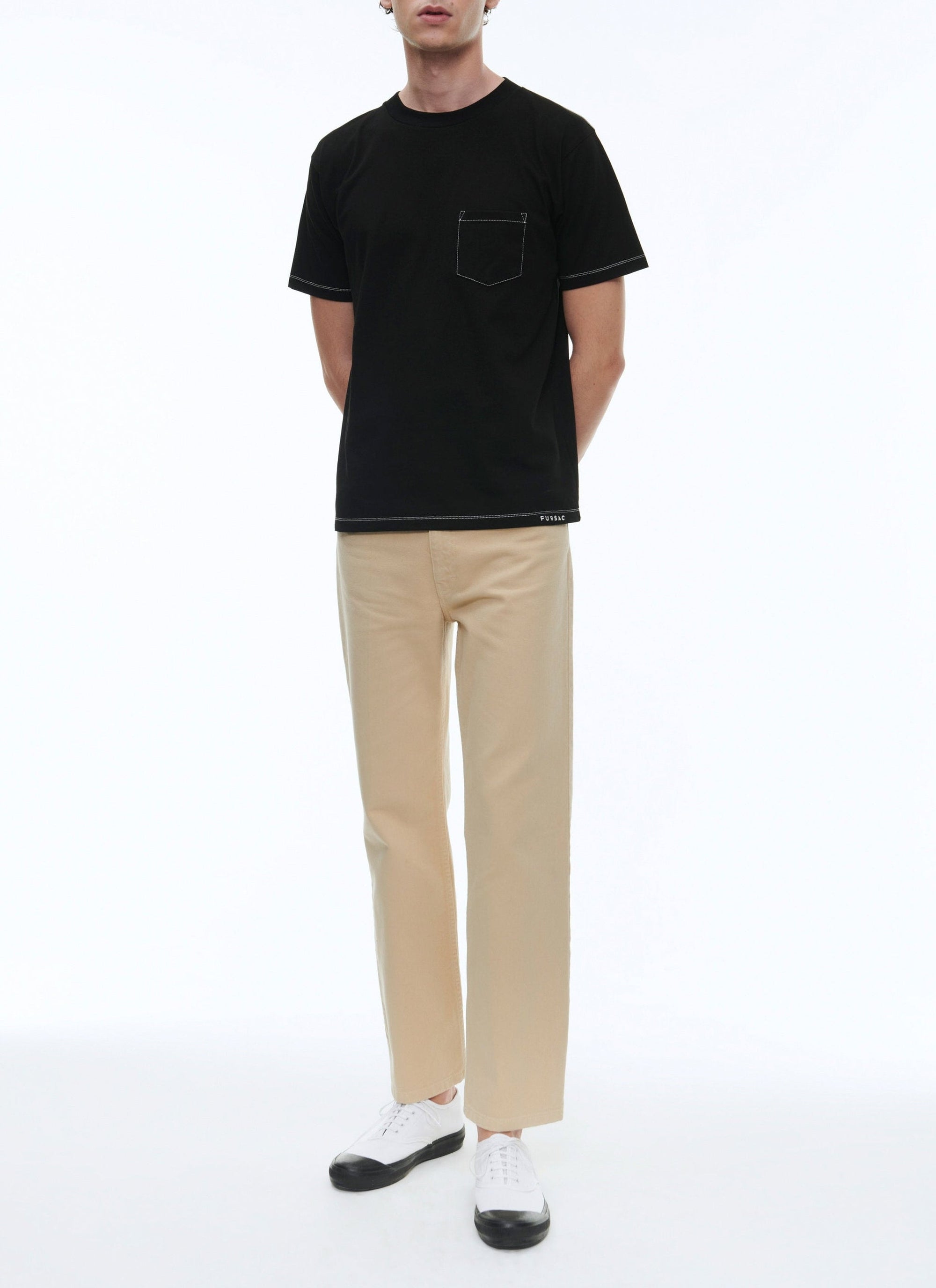 T-shirt brodé à poche - Noir