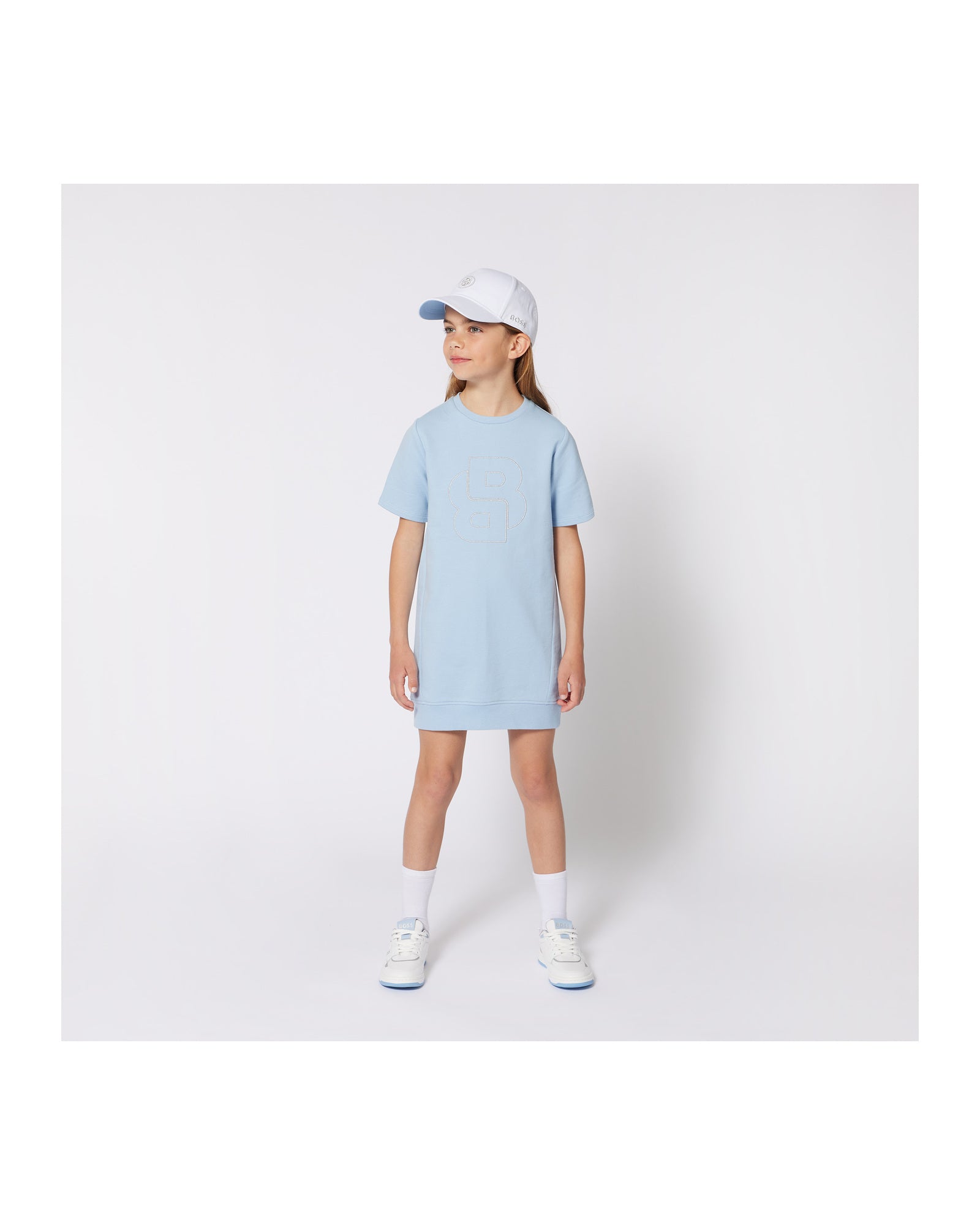 ROBE MANCHES COURTES