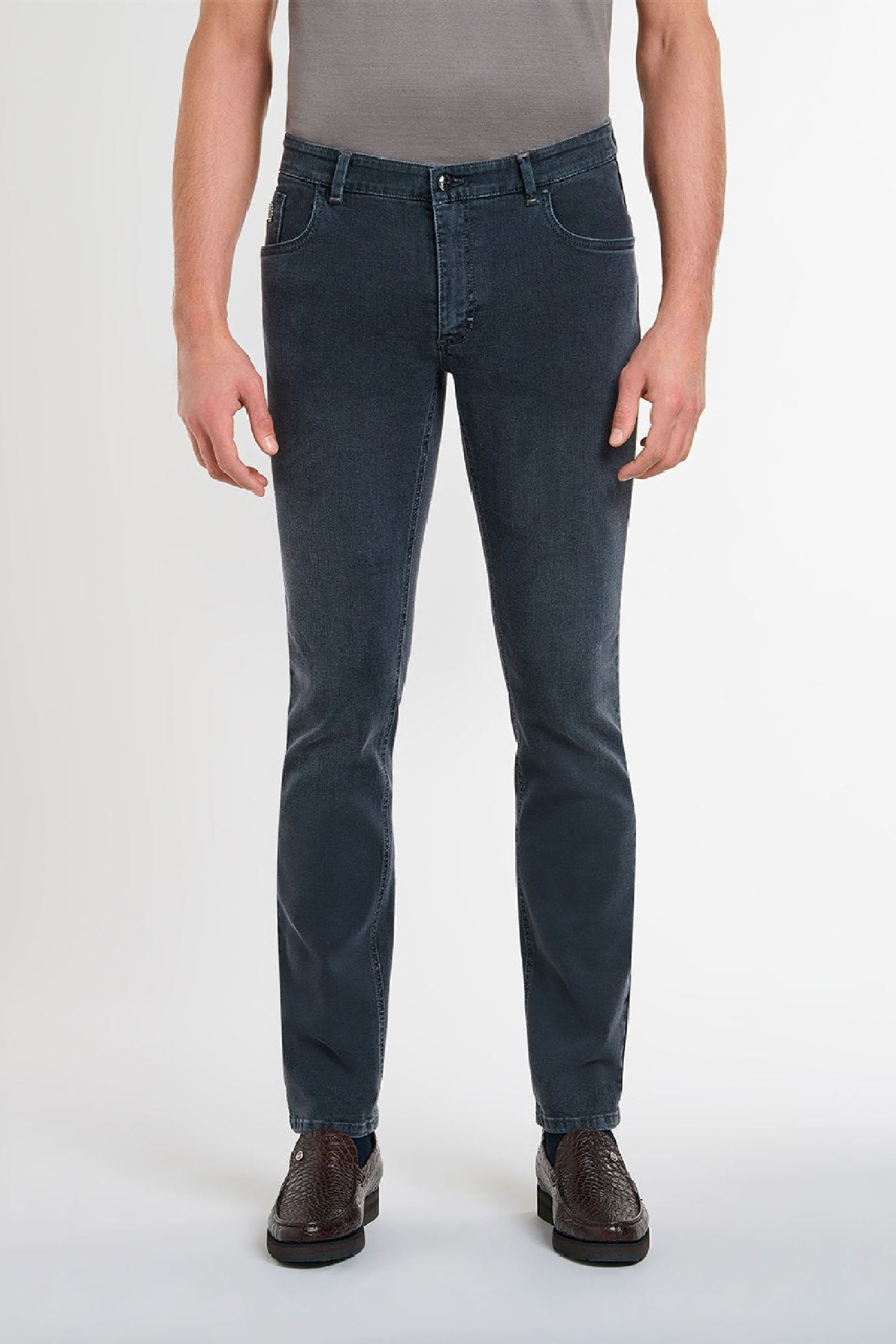 Straight jeans with embroidery and faded pattern - Blue