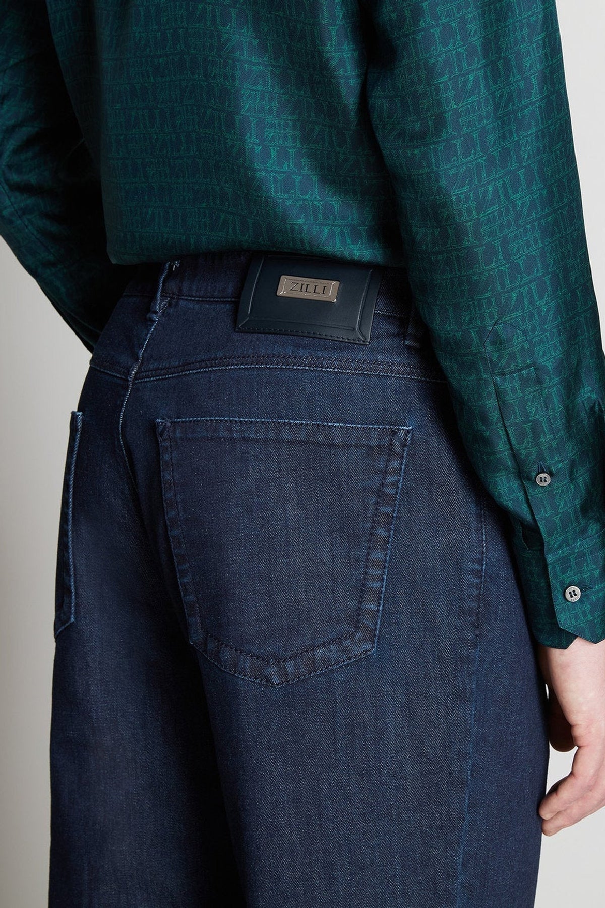 Trousers with topstitching and a denim yoke - Black