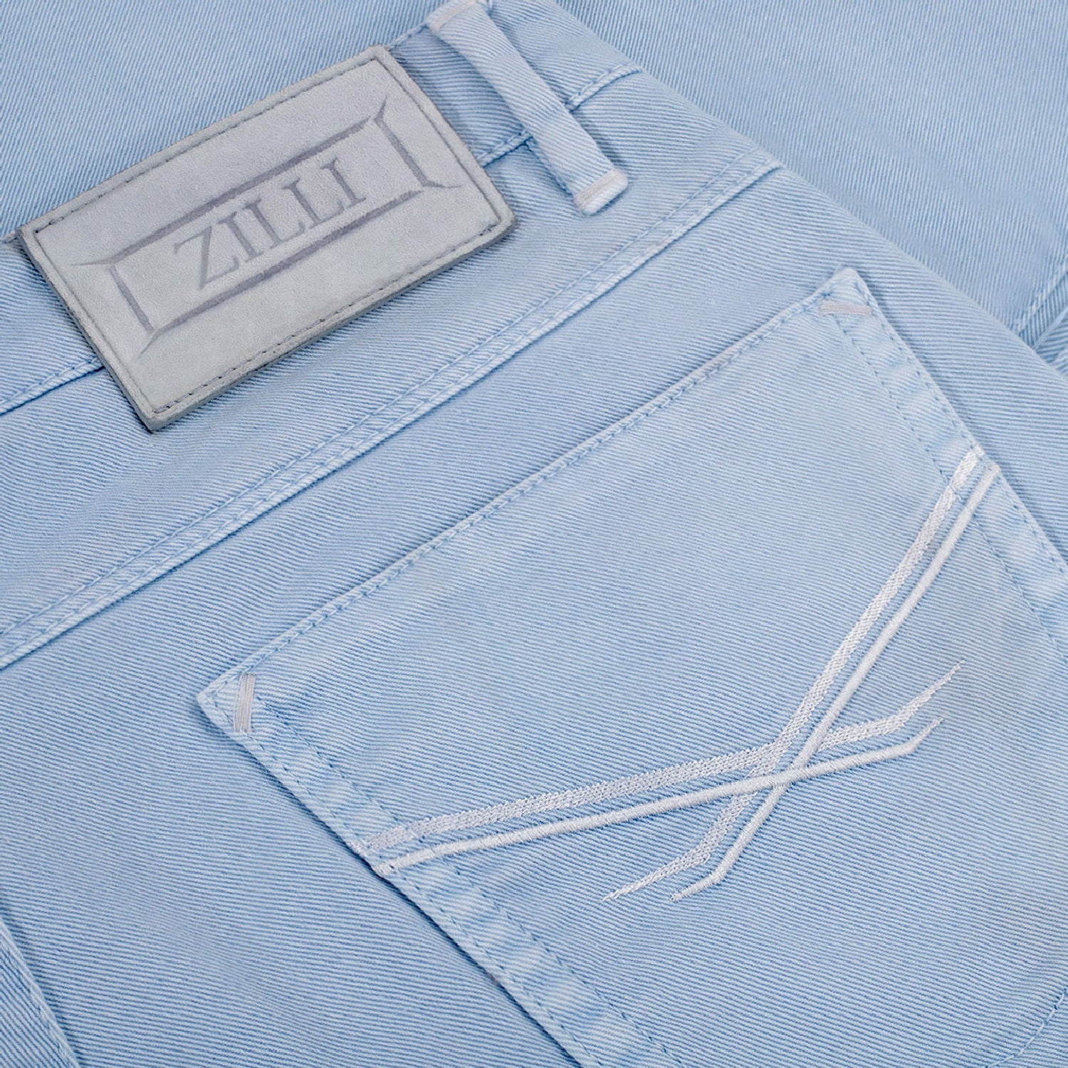 Faded embroidery Bermuda shorts - Blue