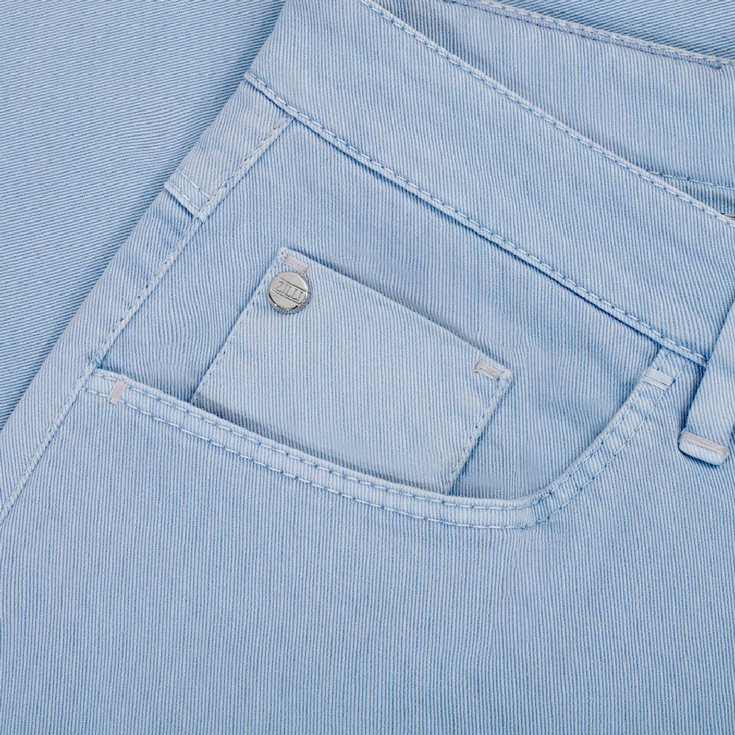 Faded embroidery Bermuda shorts - Blue