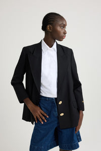 Veste en laine à bouton bijou