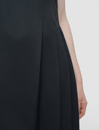 Black Robe - Black