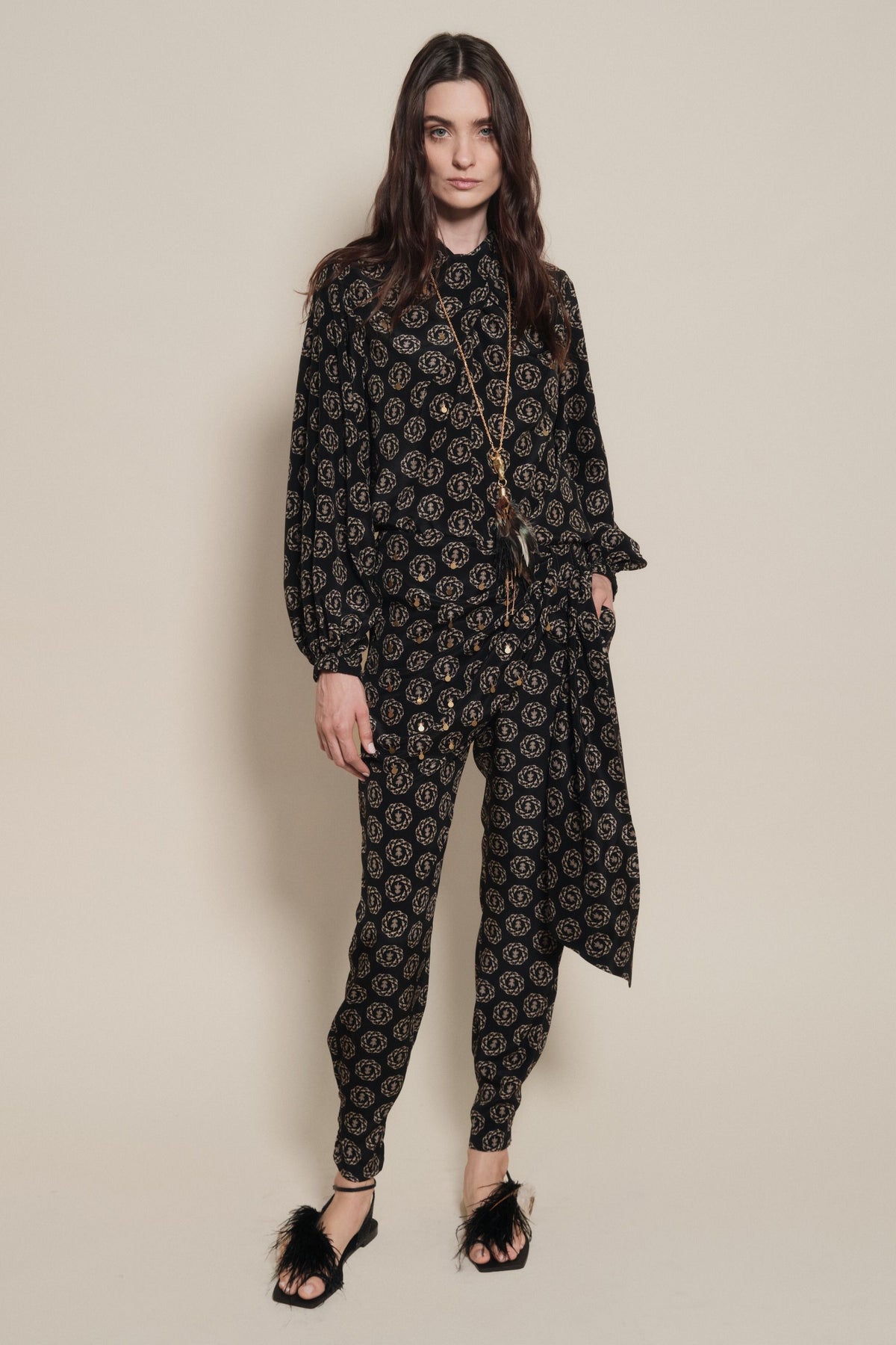 Intricate Islands silk blouse - Black