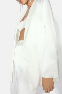 Julianne Blazer - Liquidwhite