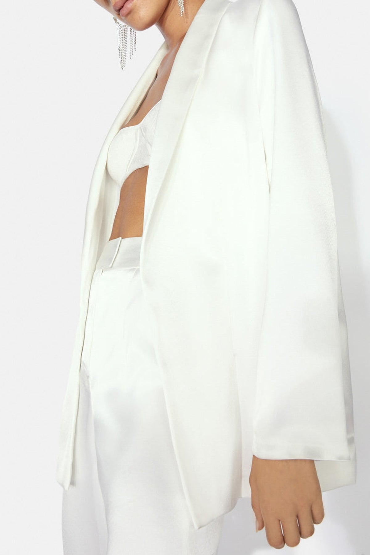 Julianne Blazer - Liquidwhite