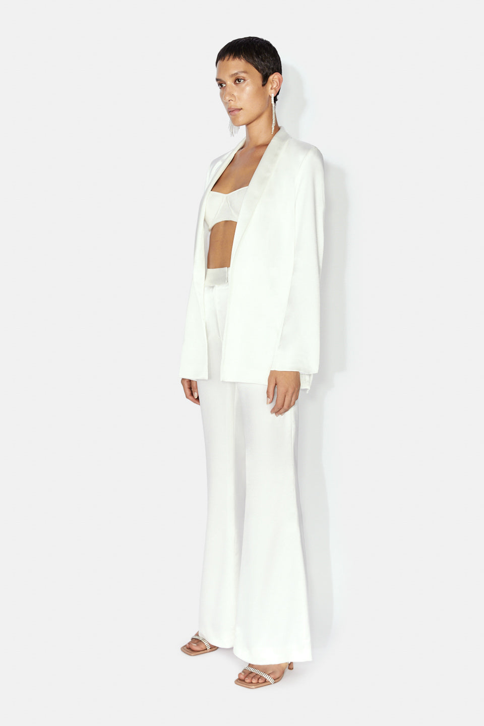 Julianne Blazer - Liquidwhite