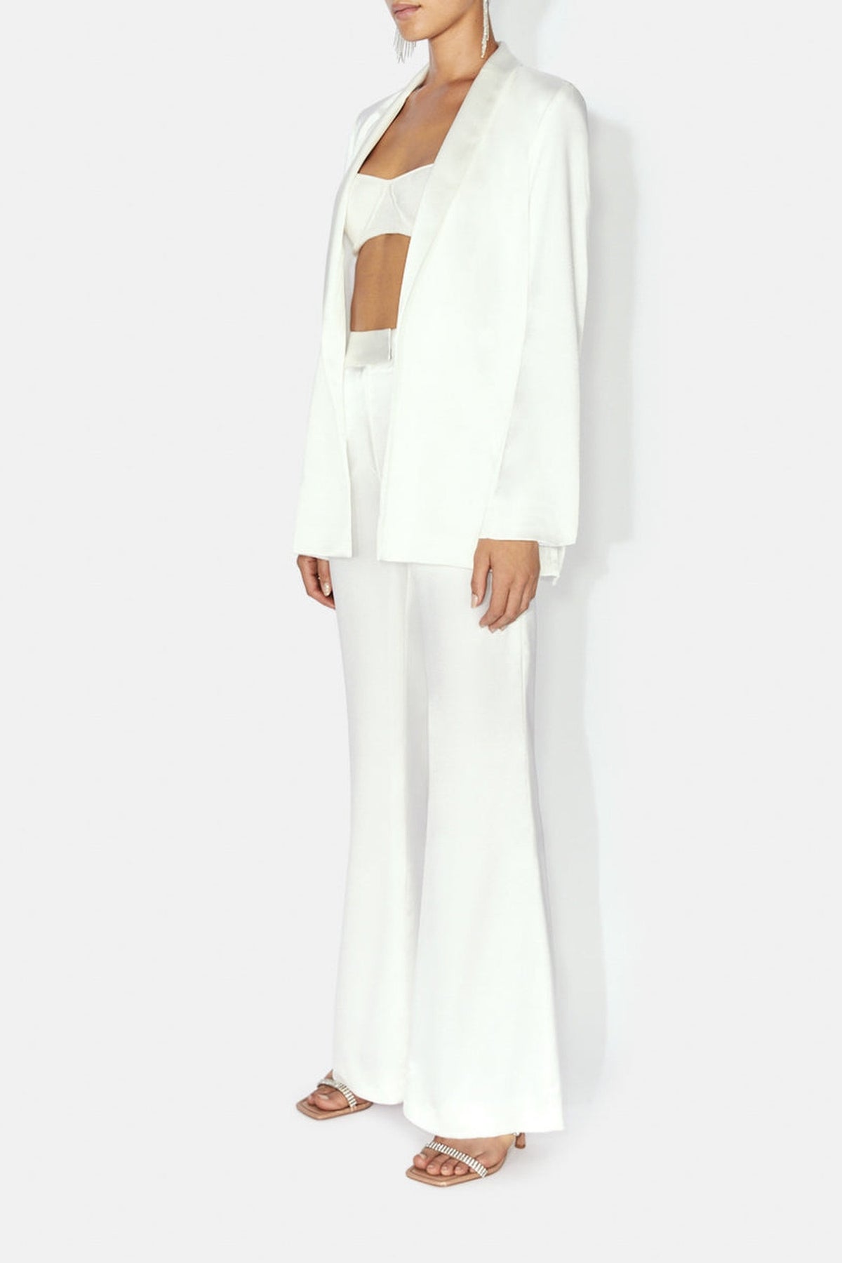 Julianne Blazer - Liquidwhite