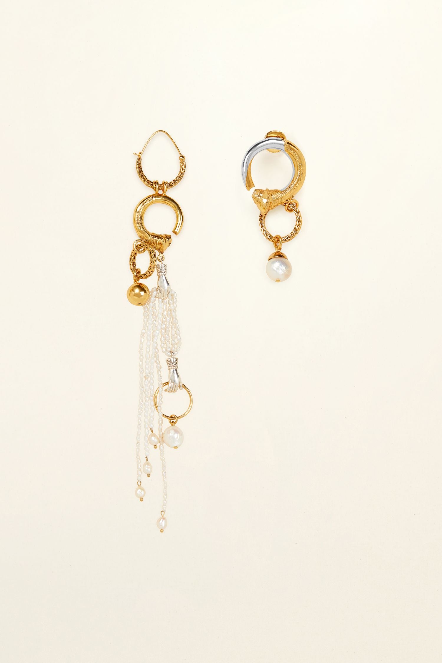 Boucles d'oreilles asymétriques en laiton et perles - Or