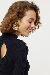 Spherical brass and pearl earrings - Gold