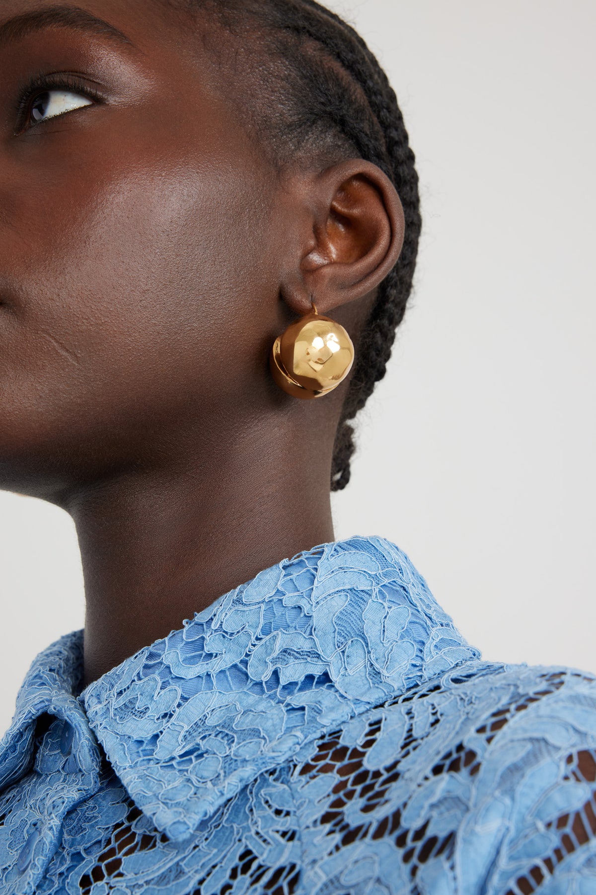 Gold / Boucles d'oreilles boules martelées en laiton doré