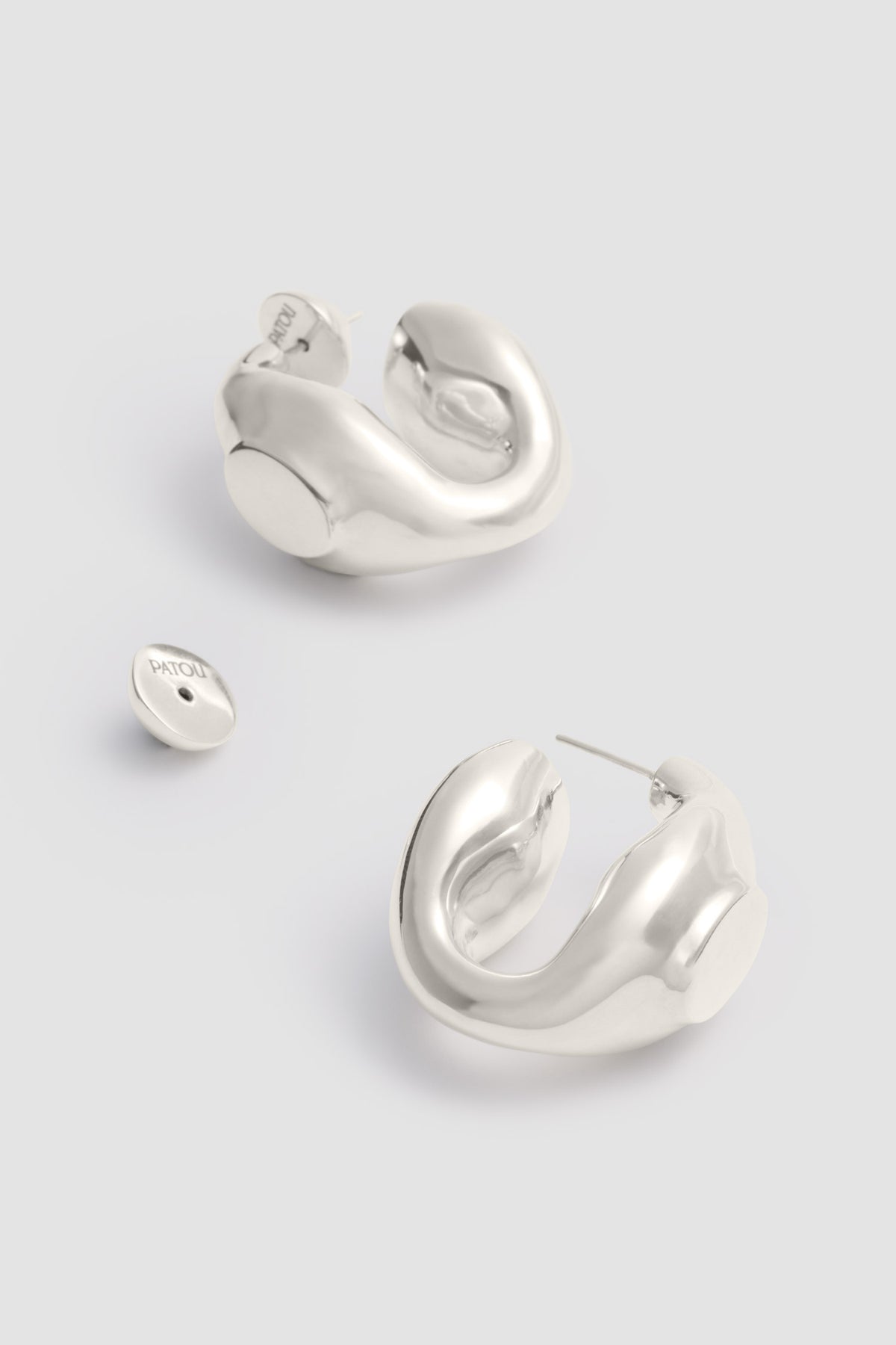 Silver / Boucles d’oreilles chevalière en laiton argenté
