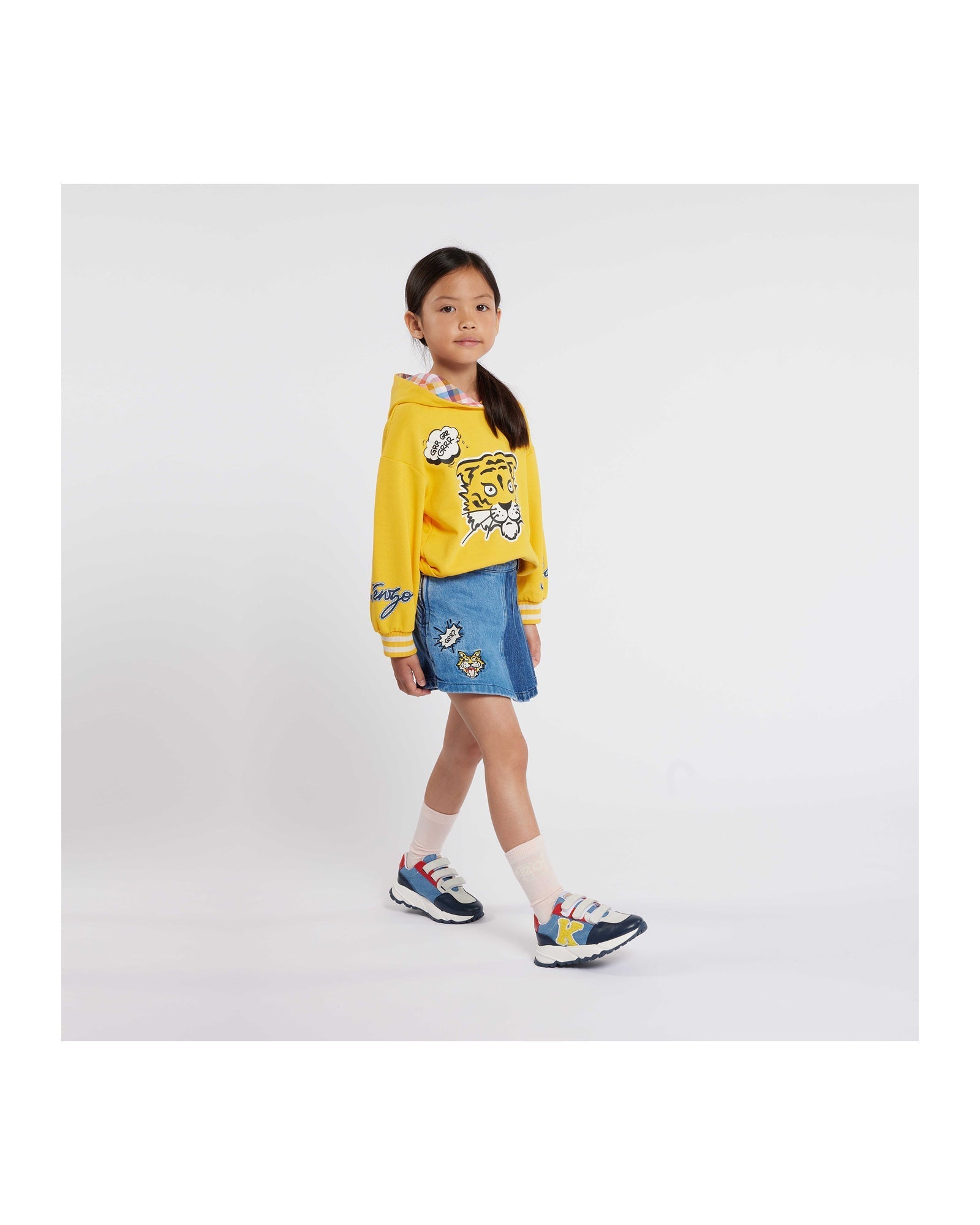Trainers with hook and loop fastener - Koniro