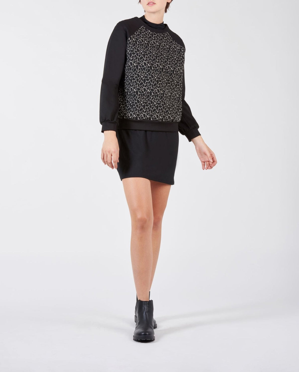 Robe Kim à manches en dentelle raglan - Black