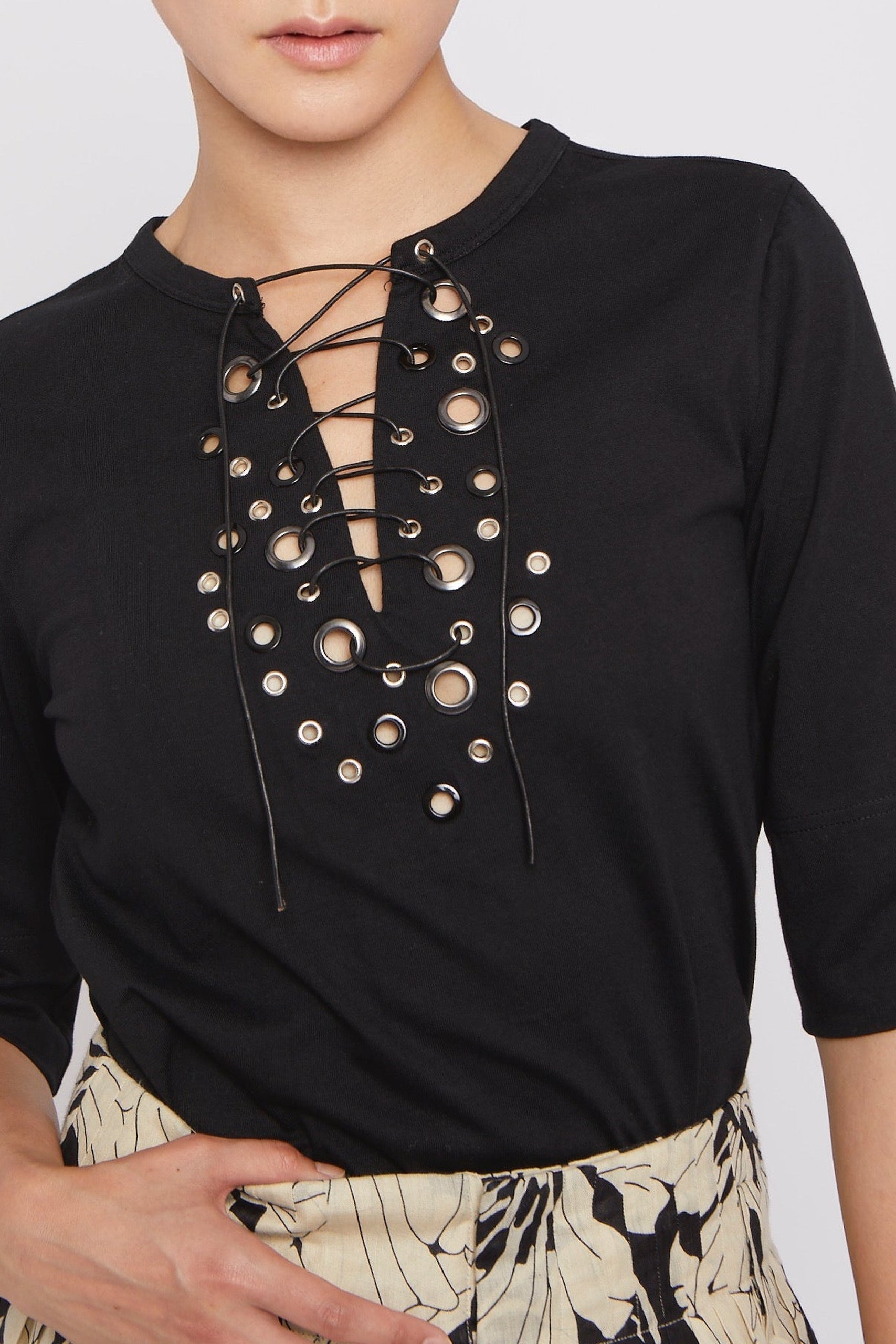 T-shirt Kate avec œillets à manches longues - Black