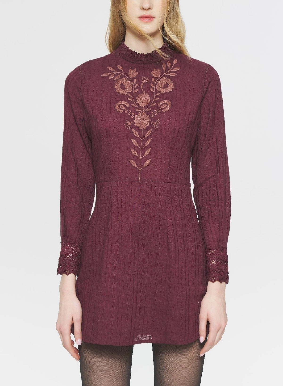 Robe courte brodée Kiss - Burgundy