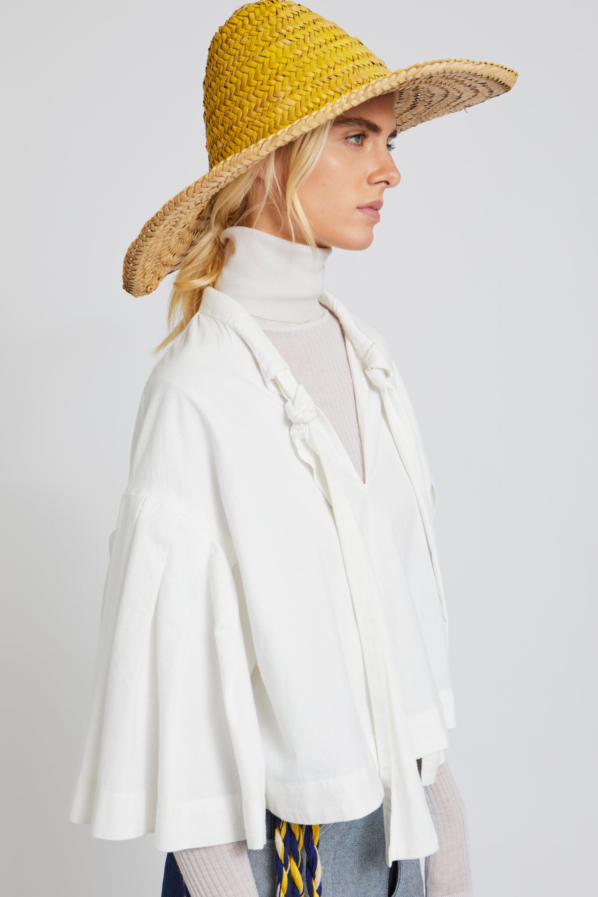 ZNOSTOCK_WHITE SHIRT KITE - White