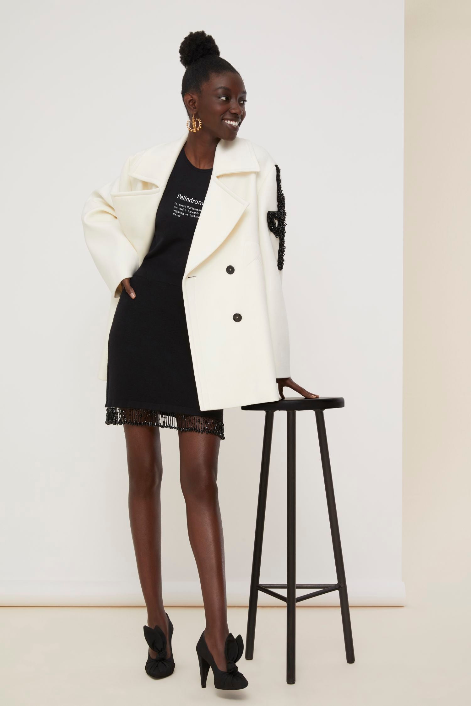 Short wool skirt with beaded hem - Black