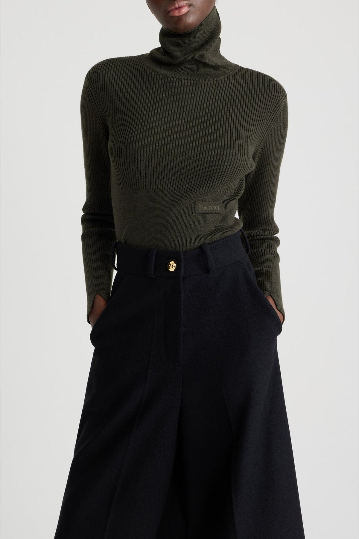 Khaki / Pull à col roulé côtelé en laine et cachemire éco-responsable