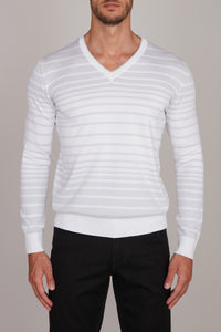 Pull à col V et rayures horizontales en soie - Blanc & Gris