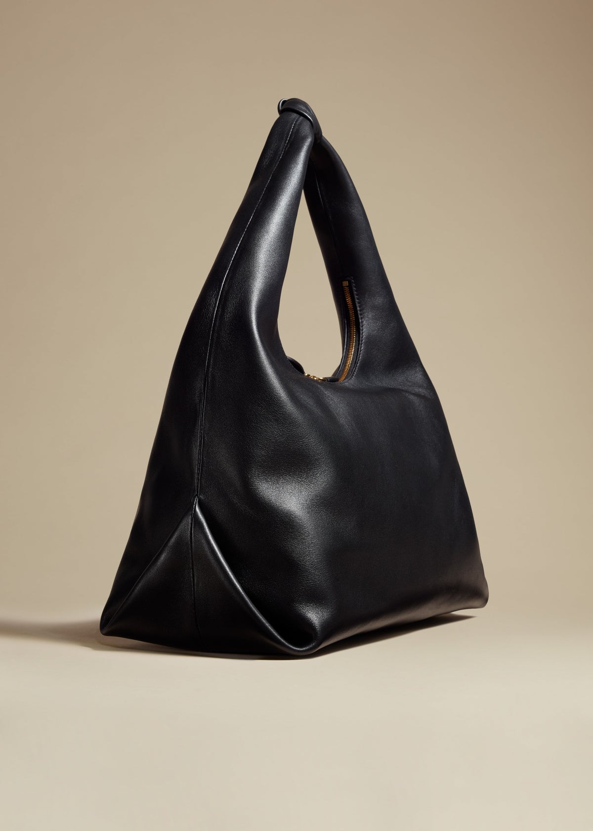 Black The Large Beatrice Hobo In Black Leather - Black